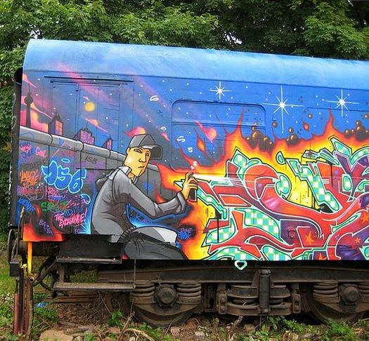 graffiti-art-on-train-02-08.jpg