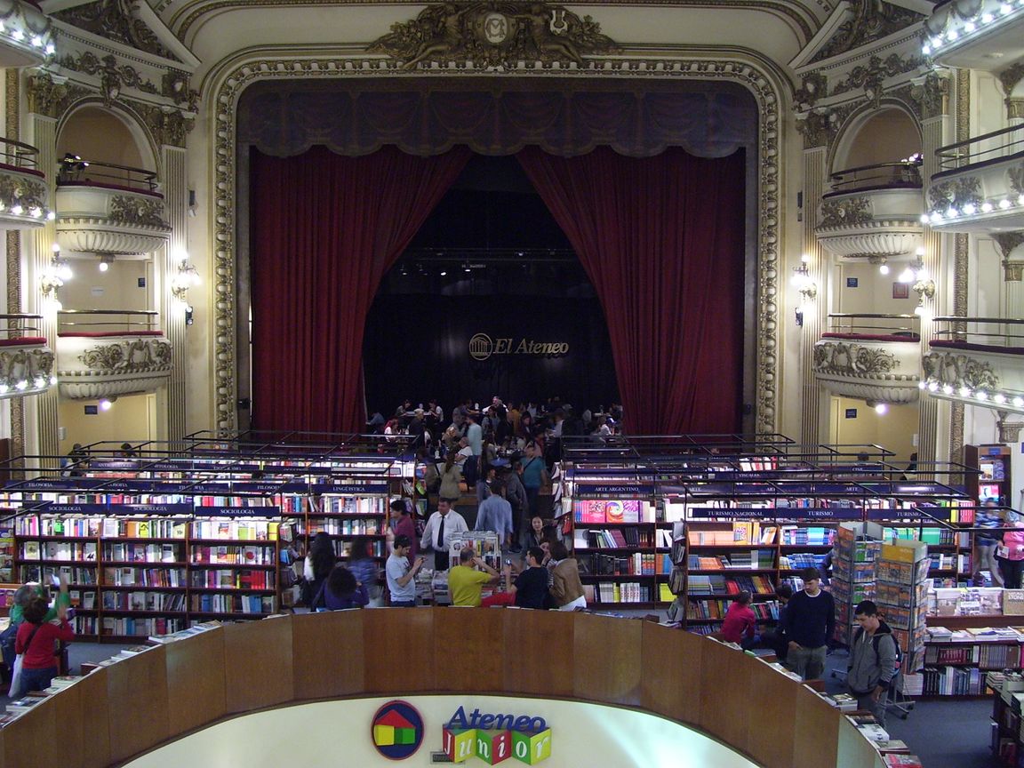 egy régi színházban kapott helyett az El Ateneo, a világ egyik legszebb könyvesboltja 