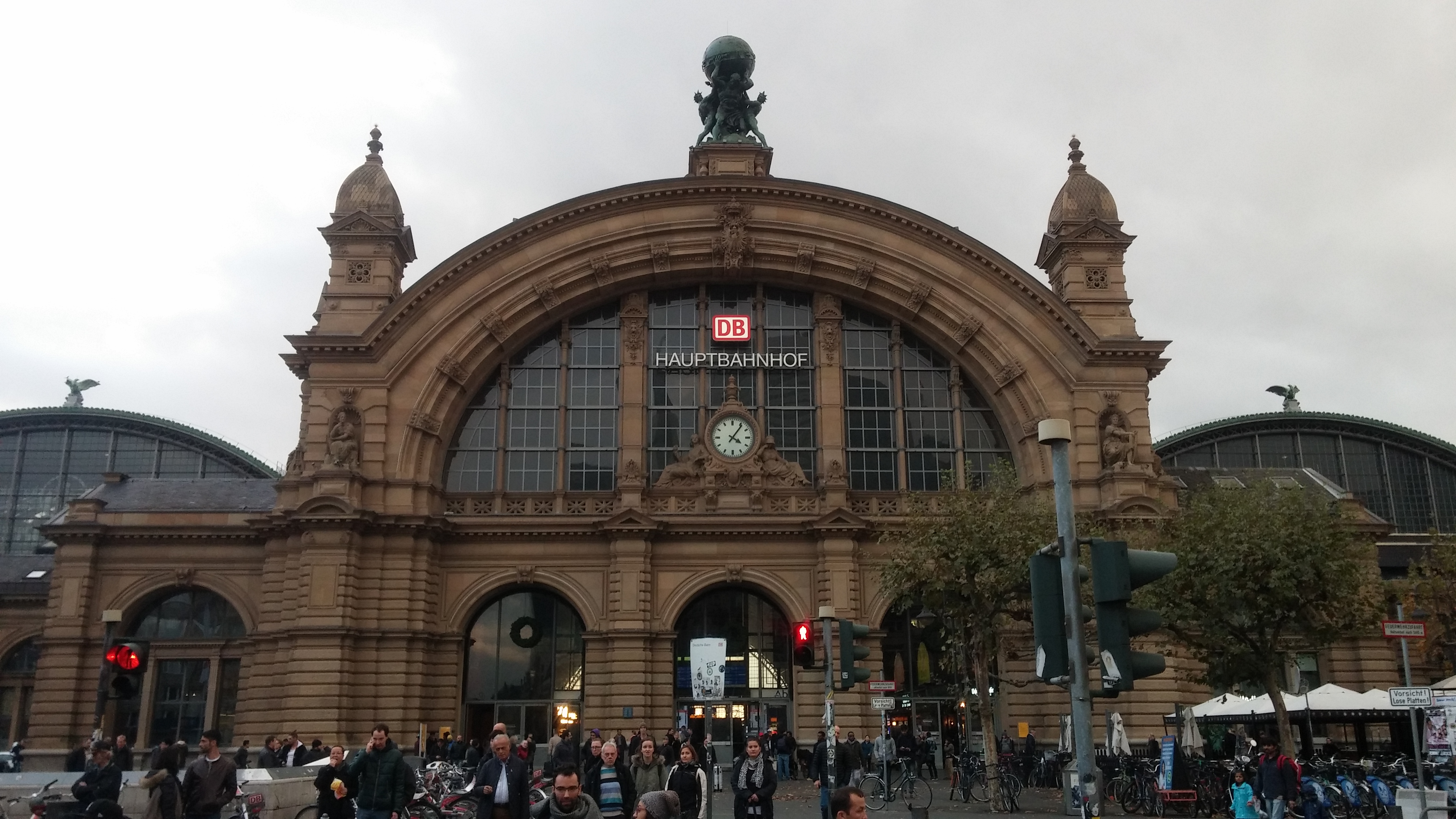 A Hauptbahnhof.