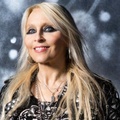 Vadonatúj dallal jelentkezett Doro Pesch