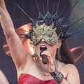 Sharon den Adel: „Nem verjük át a rajongóinkat”