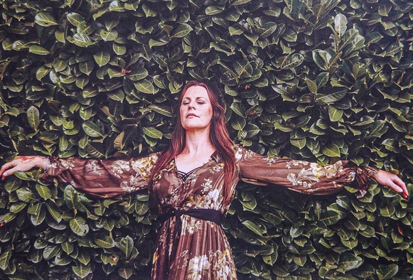 Stúdióba vonult Floor Jansen!