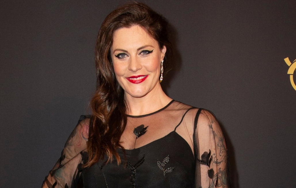 Euphoria – élőfelvételes klippel jelentkezett Floor Jansen