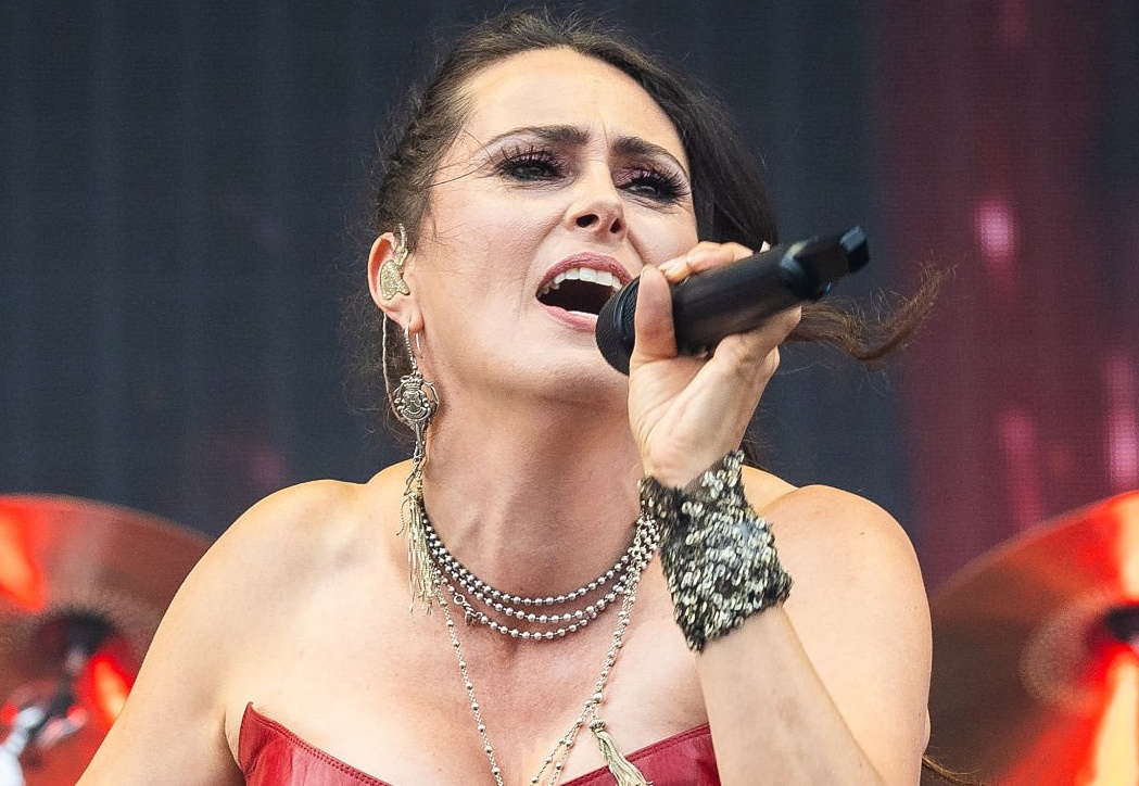 Sharon den Adel: „Mi a jövőnket építjük”