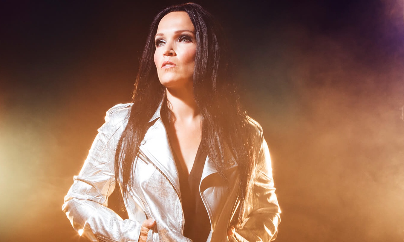 tarjaturunen-book-singing-blood-r880.jpg