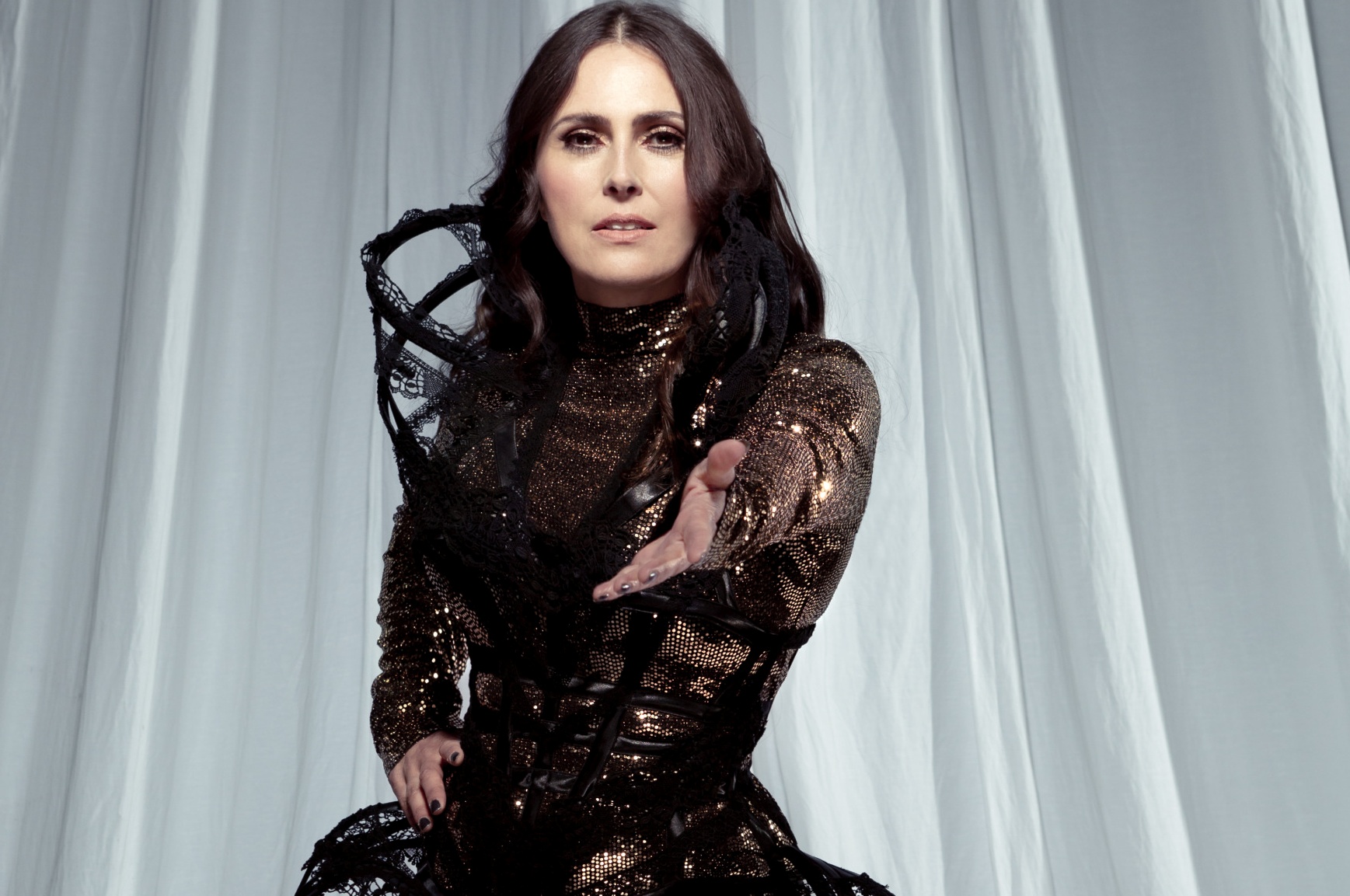 Sharon den Adel: „A drasztikus változás olyasmi, amit mindig is ki akartunk próbálni”