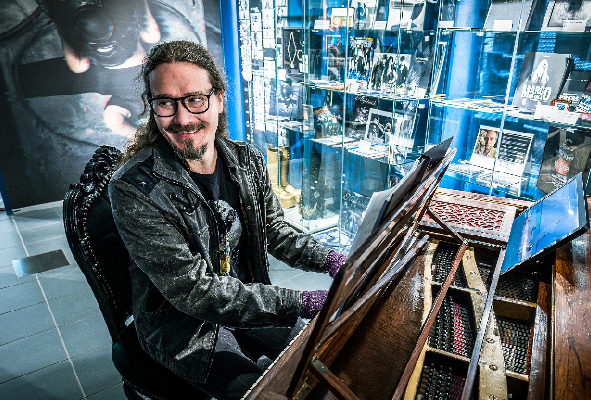 Két lemezen dolgozik Tuomas Holopainen!