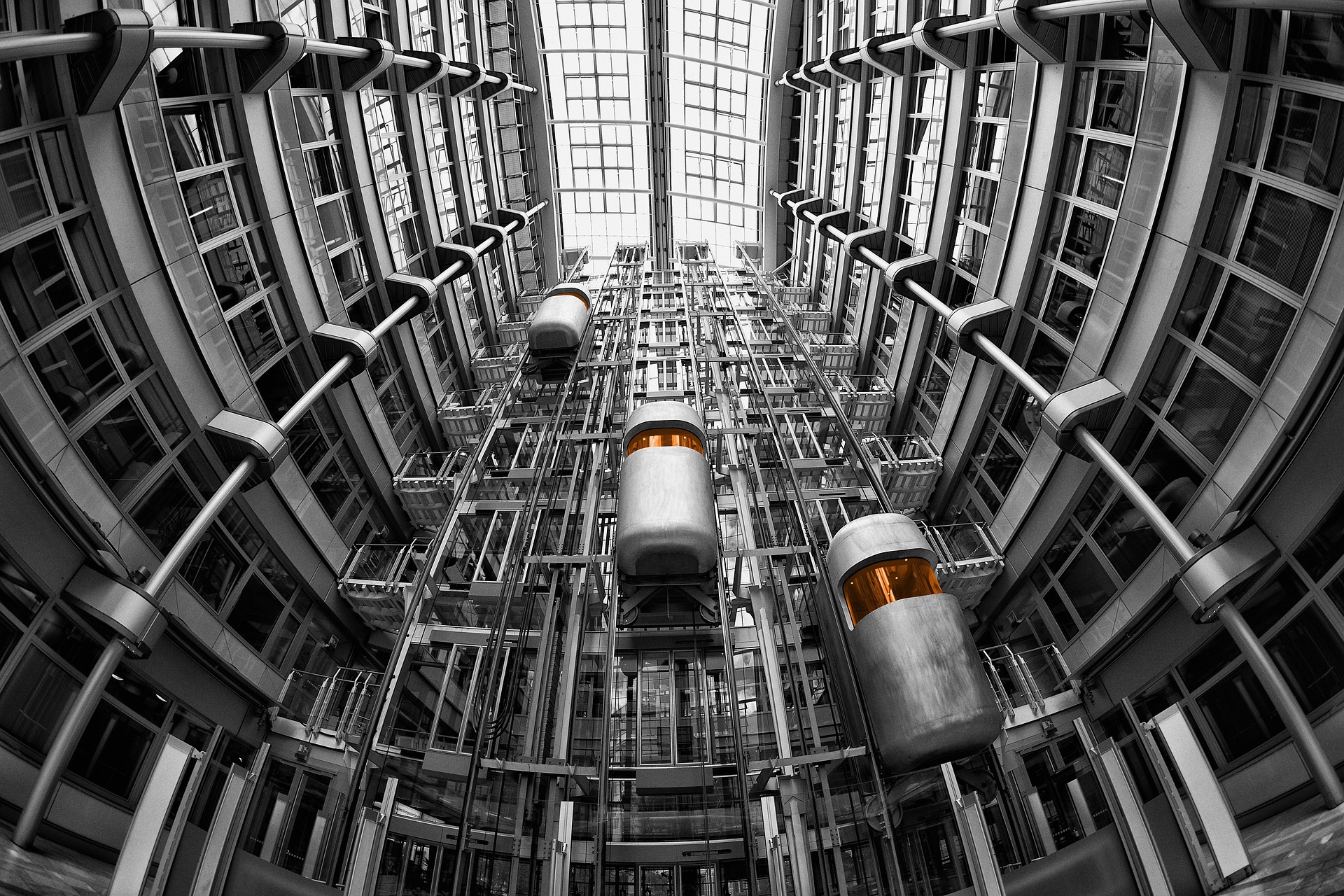 3093594-elevators-1590608_1920.jpg