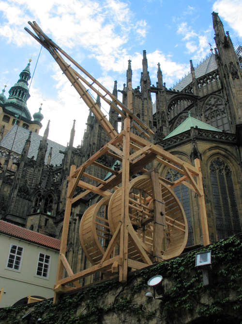42_crane-and-cathedral.jpg