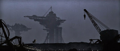 alien_3_light_bulbs_beach_towers.jpg