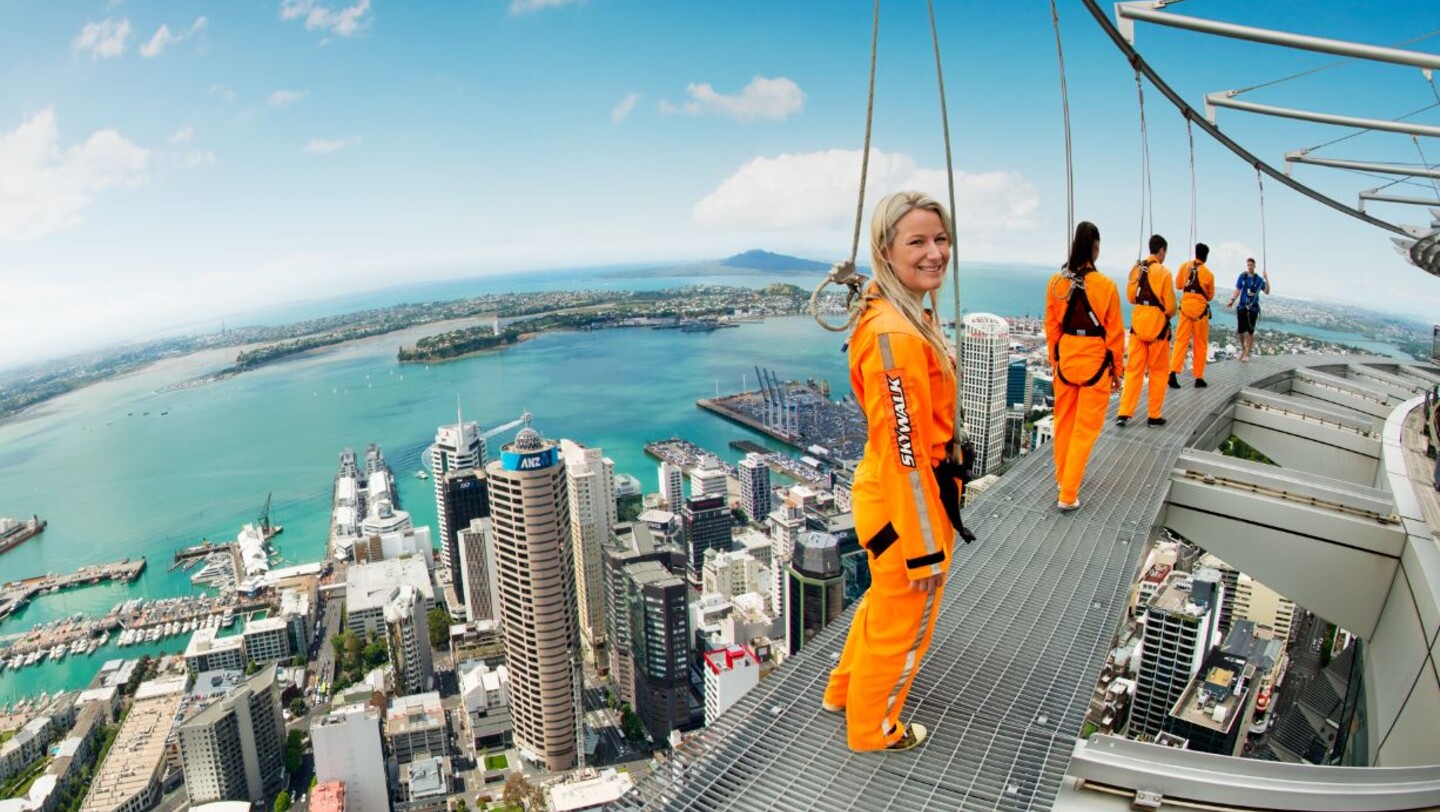 newzealand_com-sky_tower2.jpg