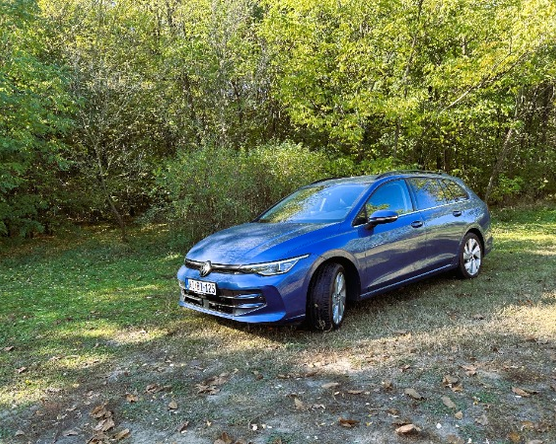 Volkswagen Golf Variant 1.5 eTSI DSG Style használt teszt