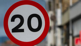 Wales húszra csökkenti a lakóövezeti sebességhatárt
