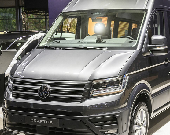 Volkswagen Crafter: új variációk az utas- és anyagszállításhoz