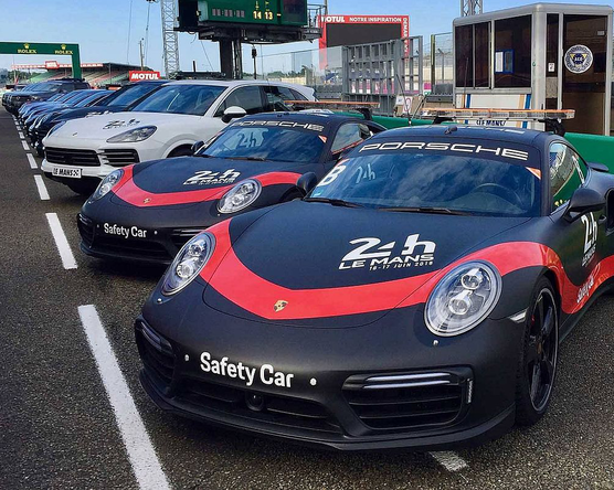 Biztonsági autó Le Mans-ban: Porsche 911 Turbo