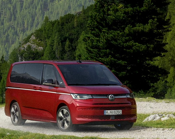 Összkerékhajtással jön a plug-in hibrid VW Multivan és a California