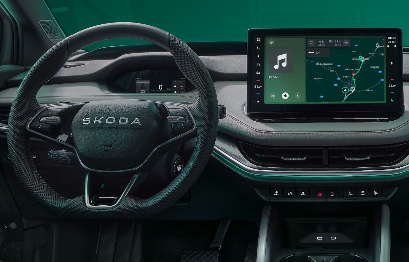elroq_front_interior_m.jpg