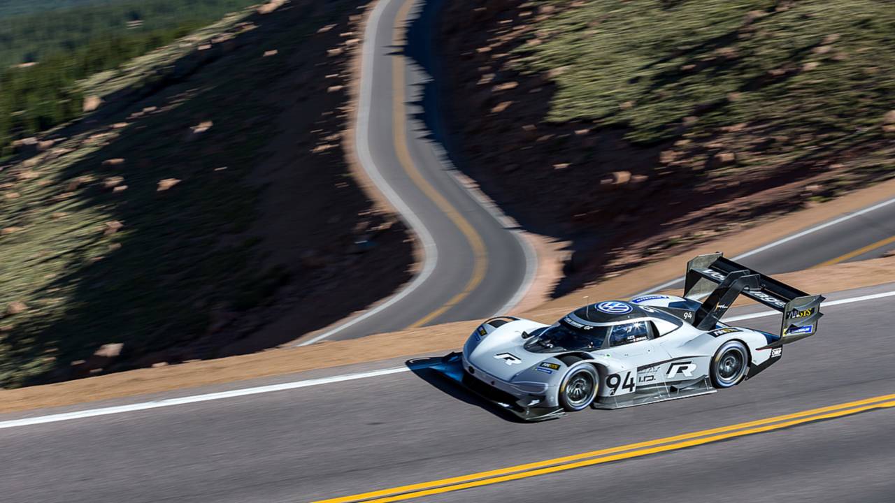 volkswagen-id-r-pikes-peak-2018.jpg