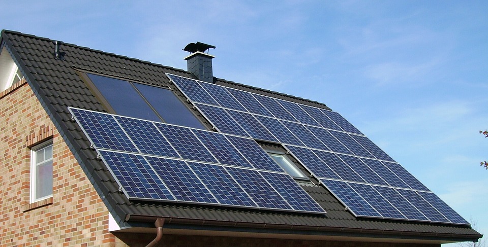 solar-panel-array-1591358_960_720.jpg
