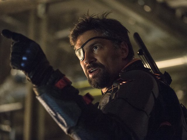 BRÉKING: Manu Bennett visszatér Deathstroke szerepébe!