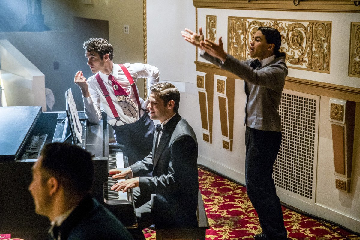 The Flash -- ‘Duet‘ -- FLA317b_0405b.jpg -- Pictured (L-R): Darren Criss as Music Meister, Jeremy Jordan as Winn Schott and Carlos Valdes as Cisco Ramon -- Photo: Jack Rowand/The CW -- ÃÂ© 2017 The CW Network, LLC. All rights reserved.