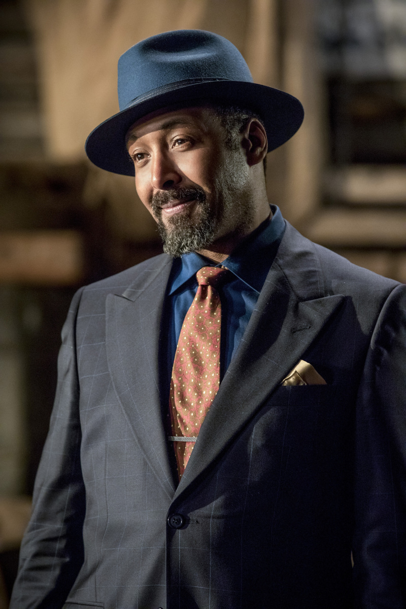 The Flash -- ‘Duet‘ -- FLA317c_0534b.jpg -- Pictured: Jesse L. Martin as Detective Joe West -- Photo: Jack Rowand/The CW -- ÃÂ© 2017 The CW Network, LLC. All rights reserved.