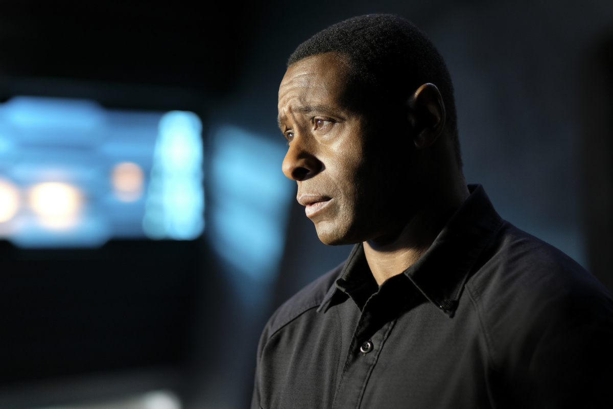 Supergirl -- ‘In Search of Lost Time‘ -- Image Number: SPG315a_0053.jpg -- Pictured: David Harewood as Hank/ J‘onn -- Photo: Robert Falconer/The CW -- ÃÂ© 2018 The CW Network, LLC. All Rights Reserved.