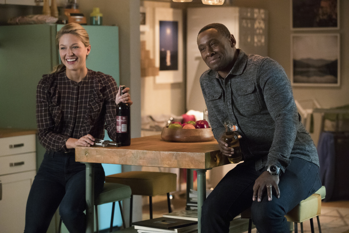 Supergirl -- ‘In Search of Lost Time‘ -- Image Number: SPG315b_0398.jpg -- Pictured (L-R): Melissa Benoist as Kara/Supergirl and David Harewood as Hank/J‘onn -- Photo: Jack Rowand/The CW -- ÃÂ© 2018 The CW Network, LLC. All Rights Reserved.