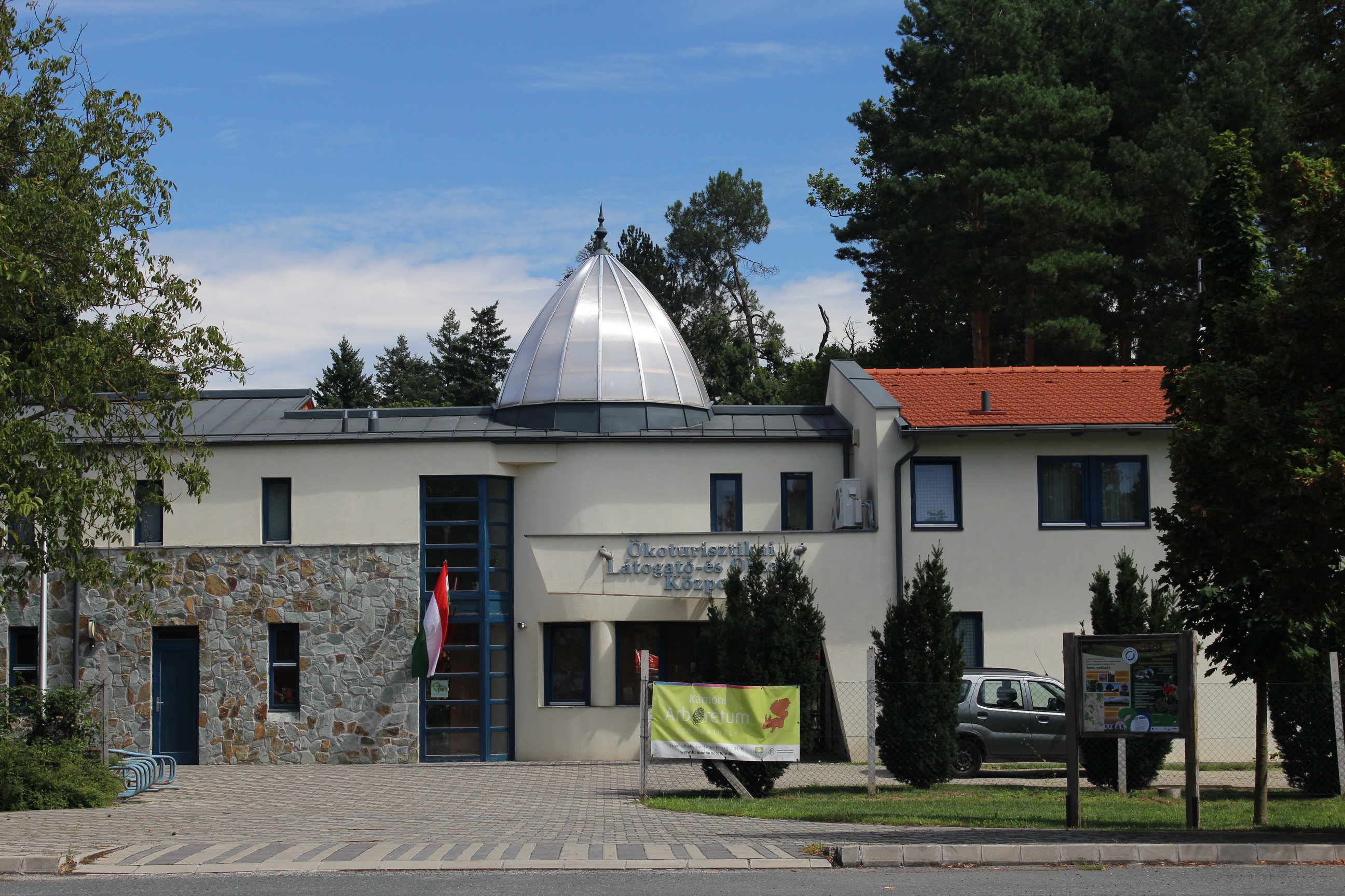 A Szombathelyi Arborétum fogadóépülete. (Fotó: Papp Géza, ddkektura.blog.hu)