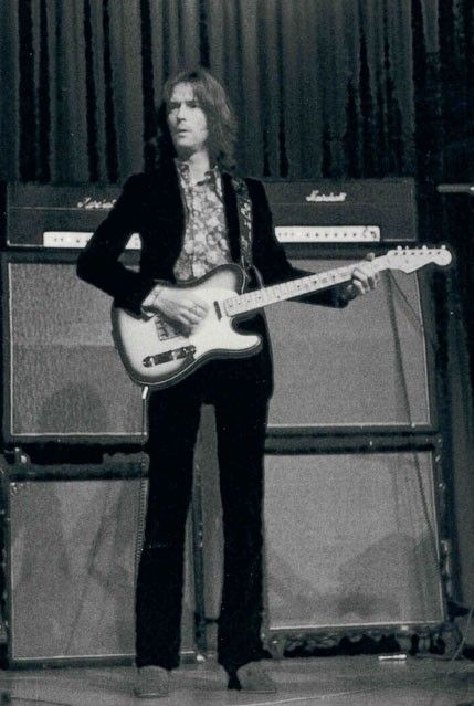 clapton_gitarja_196954ca3929cf38cb55dde3c370b87badc2.jpg