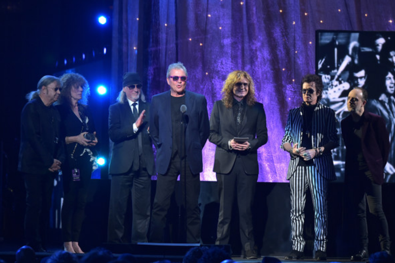 hall_of_fame_screenshot_2020-12-13_ian_gillan_photos_photos_31st_annual_rock_and_roll_hall_of_fame_induction_ceremony_show.png