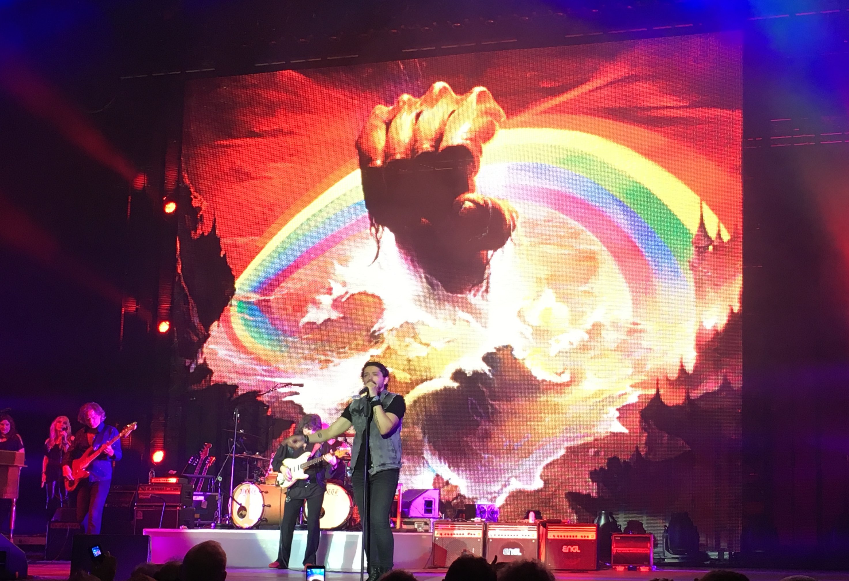 ritchie_blackmore_s_rainbow_headlining_the_stone_free_2017_festival_at_the_o2_35341404416.jpg