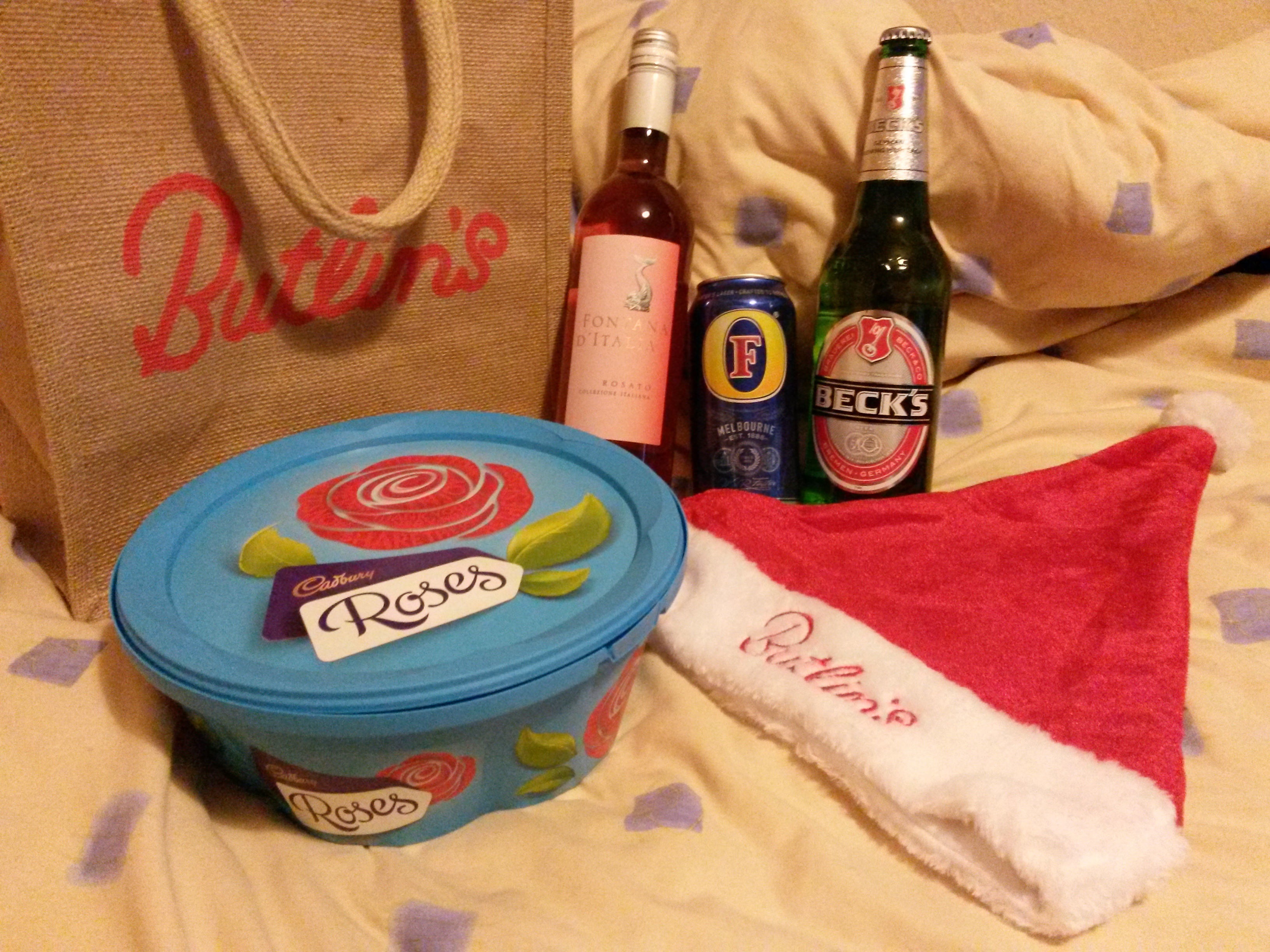 A csoki meglepően kiábrándító, annak ellenére, hogy Cadbury. A rosé iható, a sörök meg jók, mindkettő elég nívós márka. :D 
