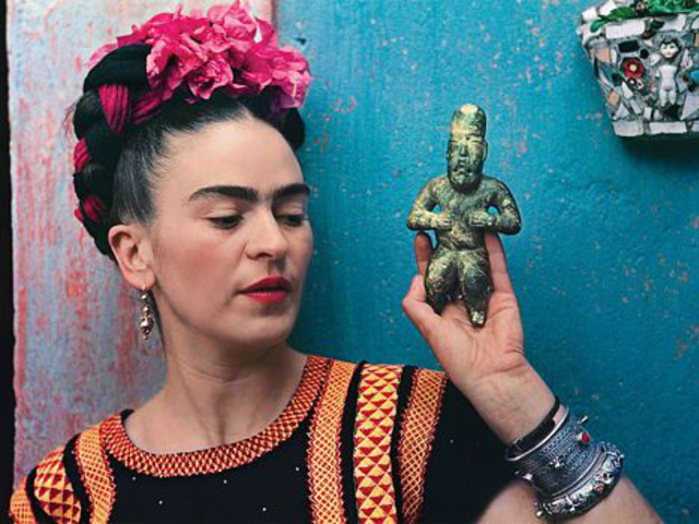 33 soha nem látott fotó Frida Kahlo-ról