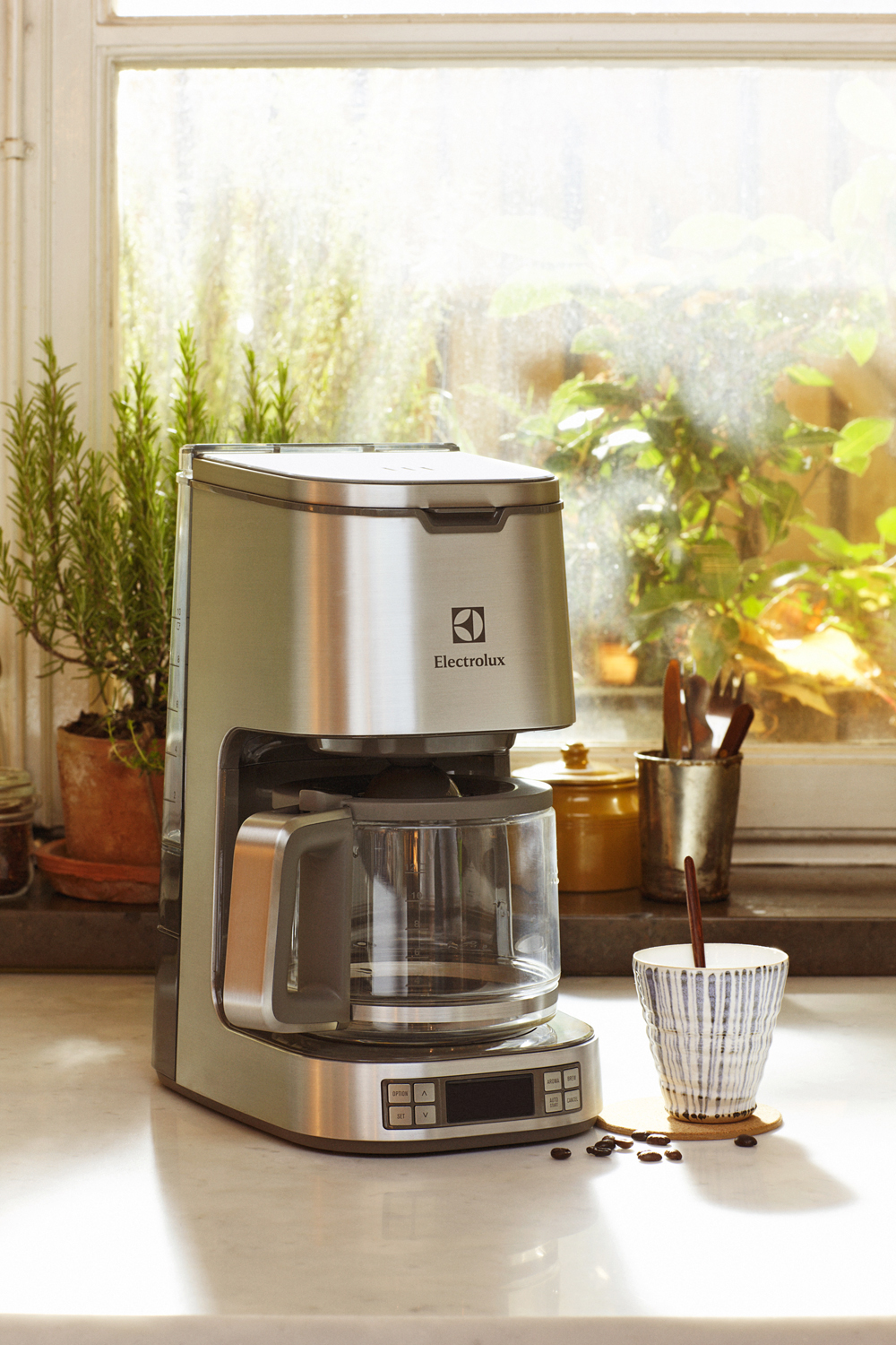 Electrolux_Expressionist_collection_Coffe-maker.jpg