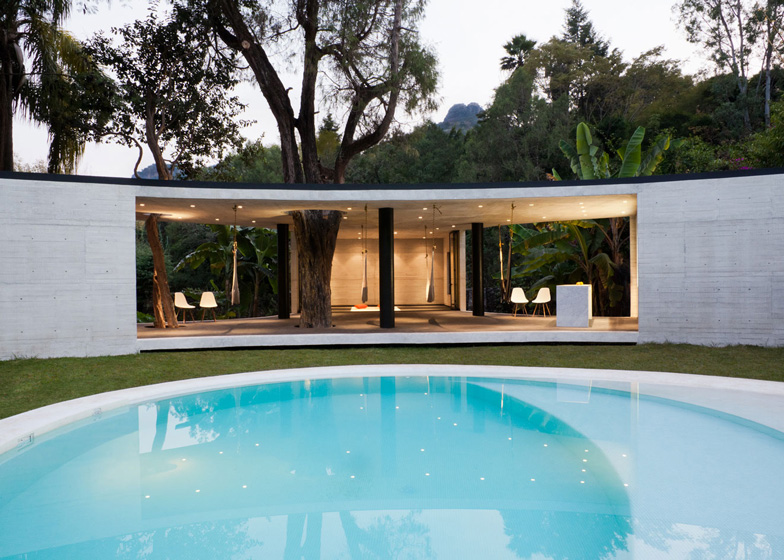 dezeen_Tepoztlan-Lounge-by-Cadaval-and-Sola-Morales_ss_10.jpg