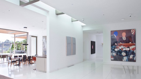 white-interior-design-600x337.jpg