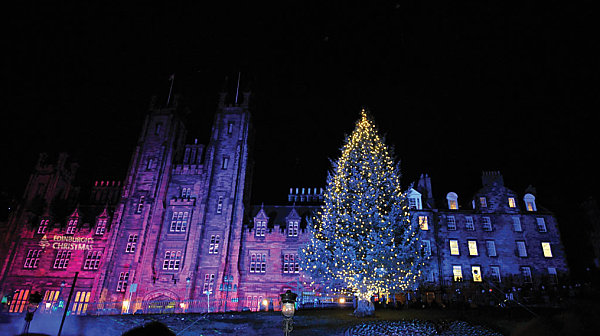 Edinburgh-Christmas-tree1.jpg