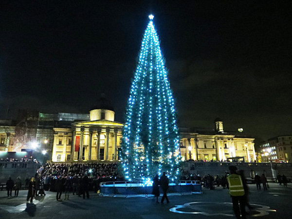 Trafalgar-Square-Christmas-tree.jpg
