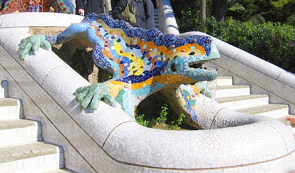 Parc_Güell_Dragon_Restored.jpg