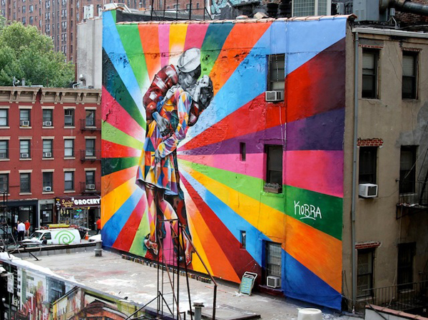 street-art-Eduardo-Kobras-mural-of-Alfred-Eisenstaedts-photo-Day-in-Times-Square-Chelsea-NYC-USA-mini.jpeg