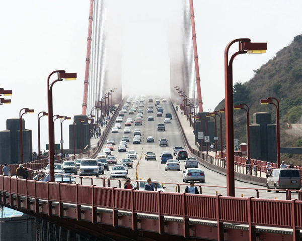 303213_golden-gate-bridge_-fog_-action_-traffic_1280x1024_(www.GdeFon.ru).jpg