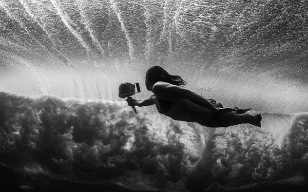 luciagriggiunderwatersurfers7.jpg