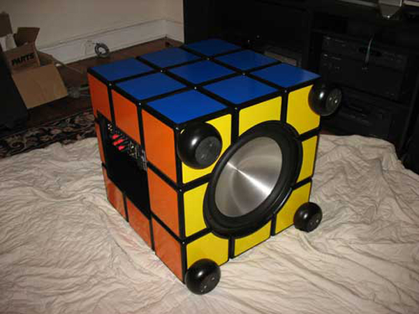 gadget-rubiks-cube-sub-woofer.jpg