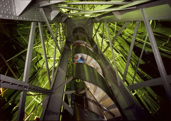 old-statue-liberty-stairwell_10109_600x450.jpg