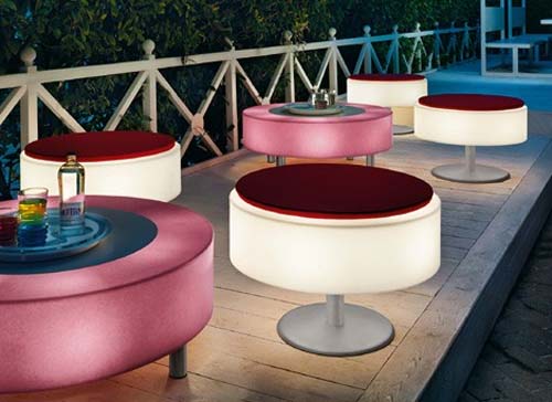 Illuminated-Patio-Outdoor-Furniture-by-Modoluce.jpg