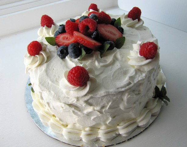 berries&cream_cake.jpg