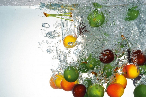 Fruits-Water-485x728.jpg