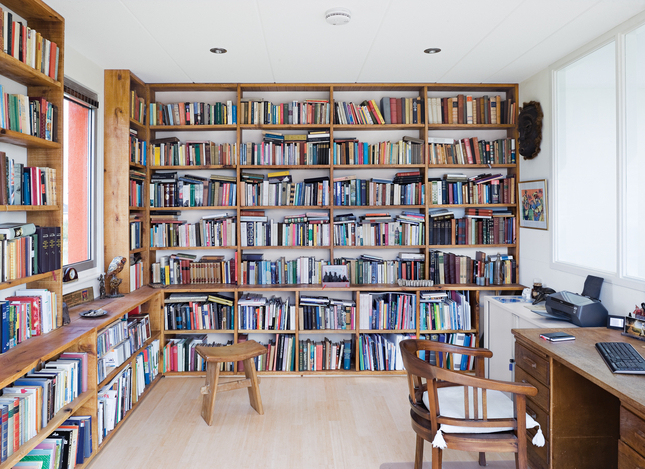 villa-van-vijven-interior-library.jpg