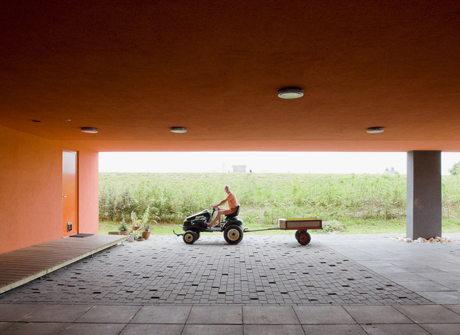 villa-van-vijven-portrait-garage.jpg